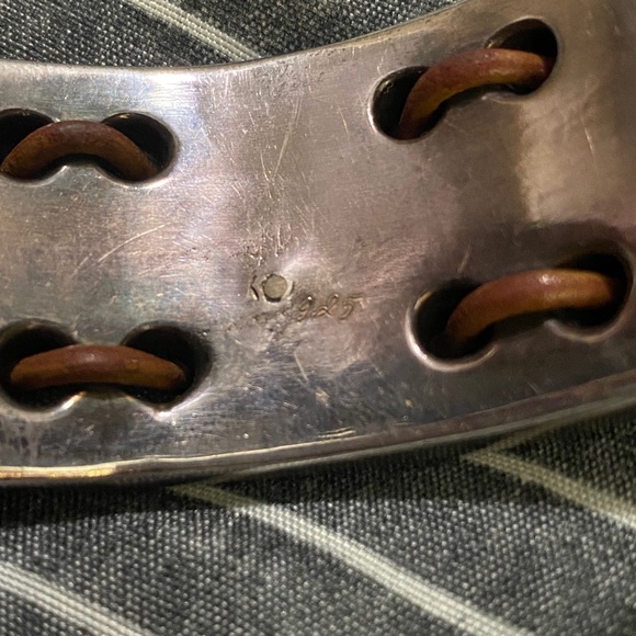 (925-sterling & Leather) Vintage Santa Fe Leather and Silver Bangle - Picture 7 of 7